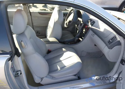 2000 Mercedes-Benz Clk 320 z USA, uszkodzony, nr VIN WDBLJ65G2YF149732